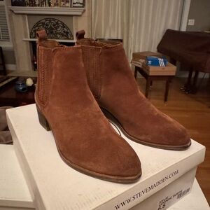 Steve Madden Women's Brown Suede Chukka Boots